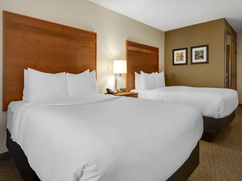 Comfort Inn Millersburg image