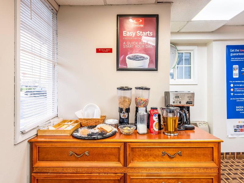 Econo Lodge Franklin image