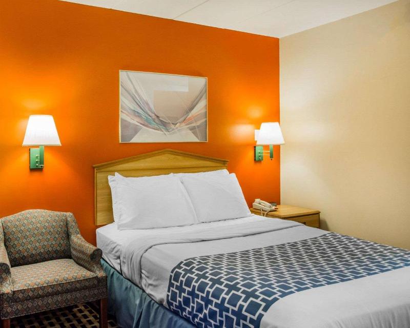 Econo Lodge Franklin image