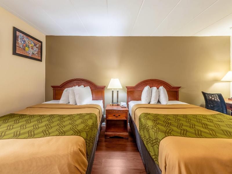 Econo Lodge Franklin image
