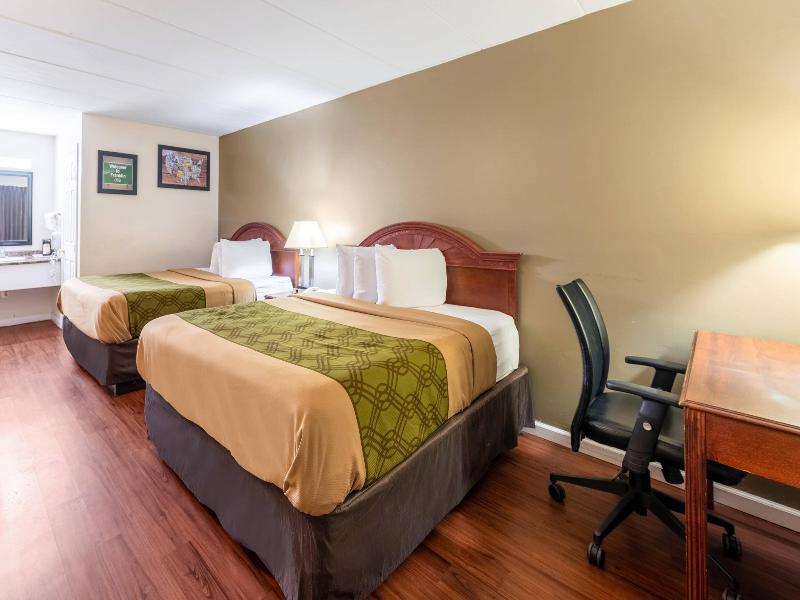 Econo Lodge Franklin image