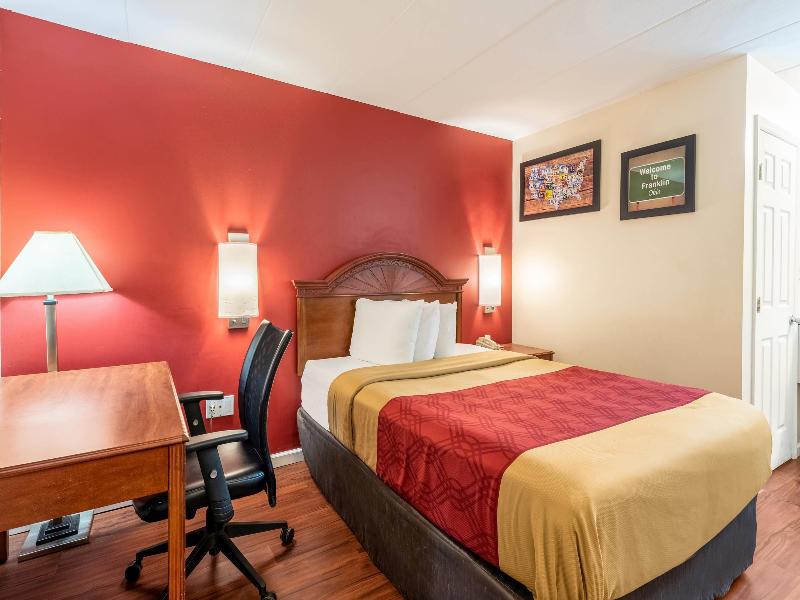 Econo Lodge Franklin image