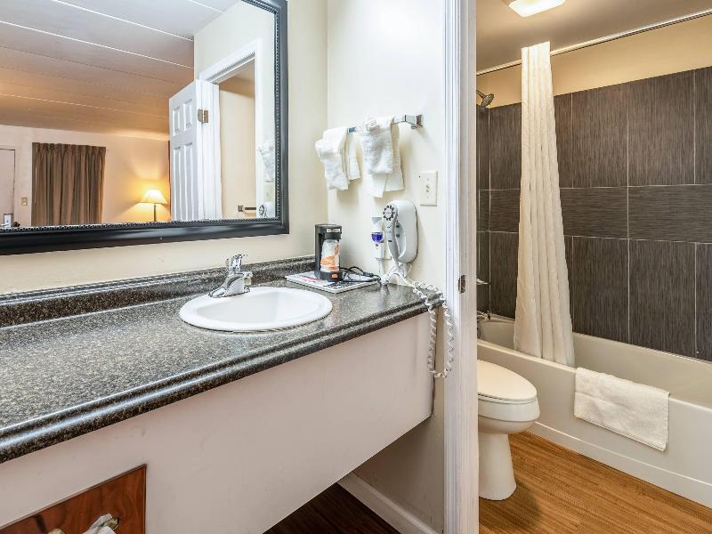 Econo Lodge Franklin image