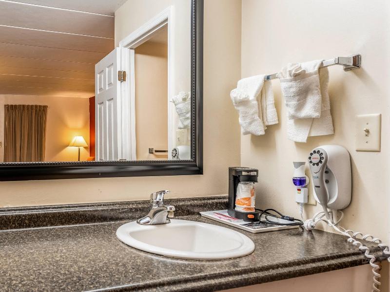 Econo Lodge Franklin image