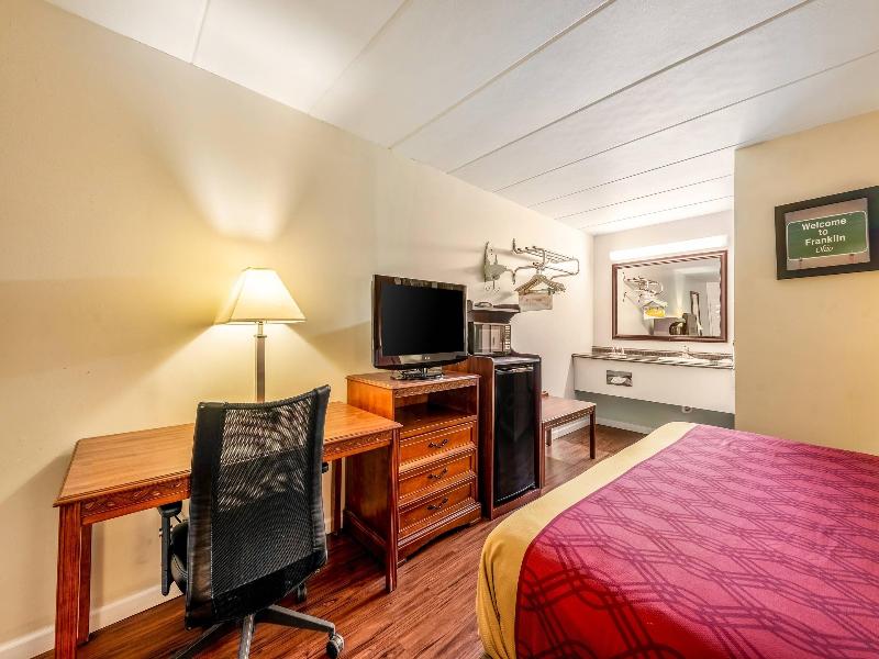 Econo Lodge Franklin image