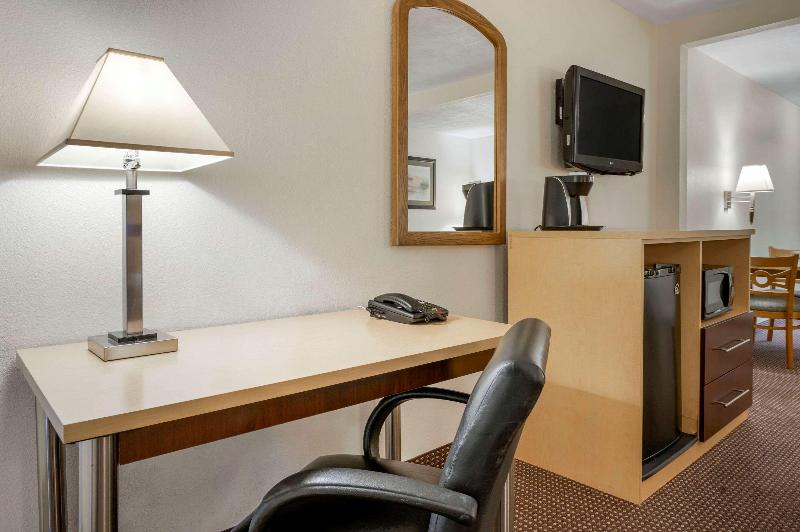 Surestay Best Western Obetz Rickenbacker Airport image