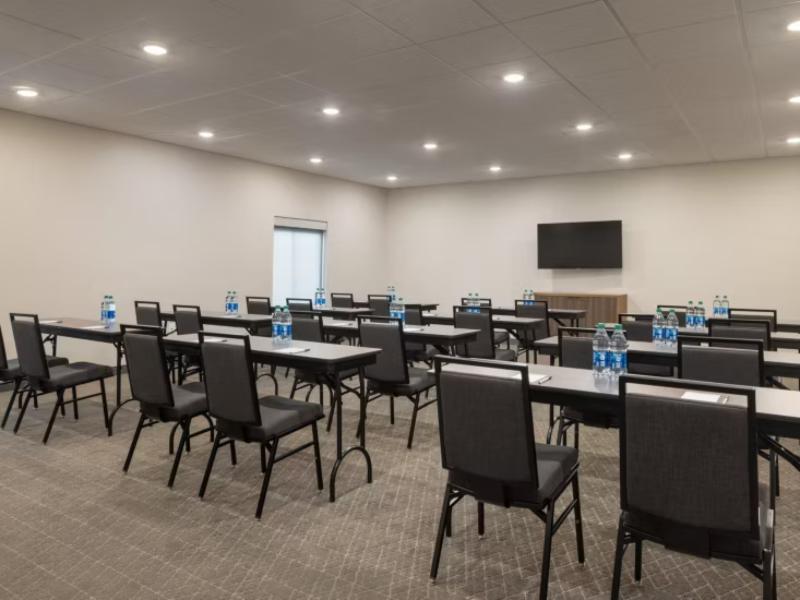 Garner Hotel Wadsworth by IHG image