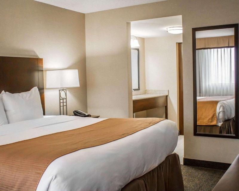 Comfort Inn & Suites Wadsworth image