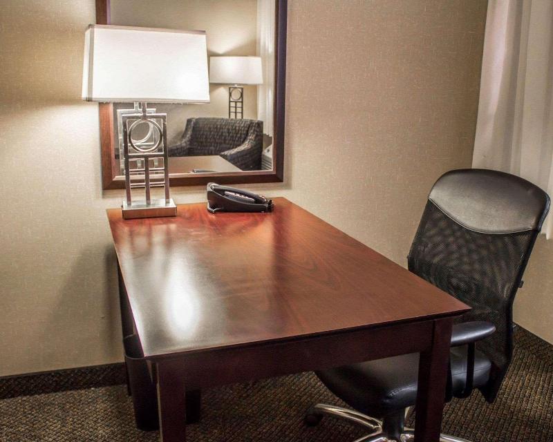 Comfort Inn & Suites Wadsworth image