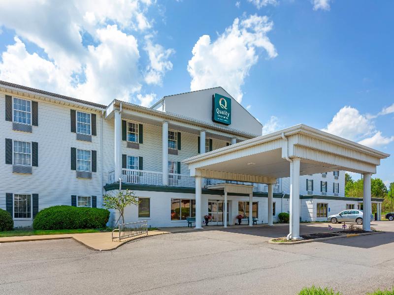 Quality Inn & Suites Bellville – Mansfield — exterior view