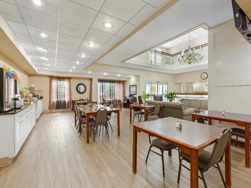Quality Inn & Suites Bellville – Mansfield image