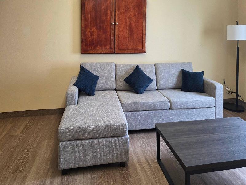 Quality Inn & Suites Bellville – Mansfield image