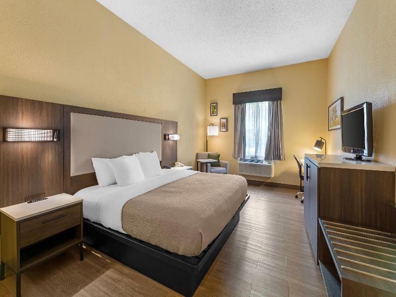 Quality Inn & Suites Bellville – Mansfield image