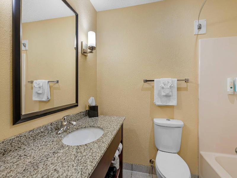 Quality Inn & Suites Bellville – Mansfield image