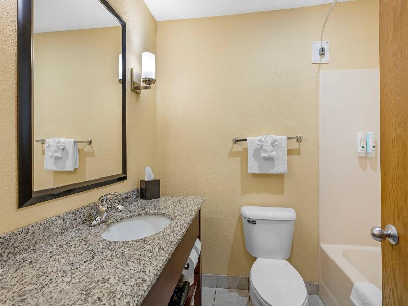 Quality Inn & Suites Bellville – Mansfield image