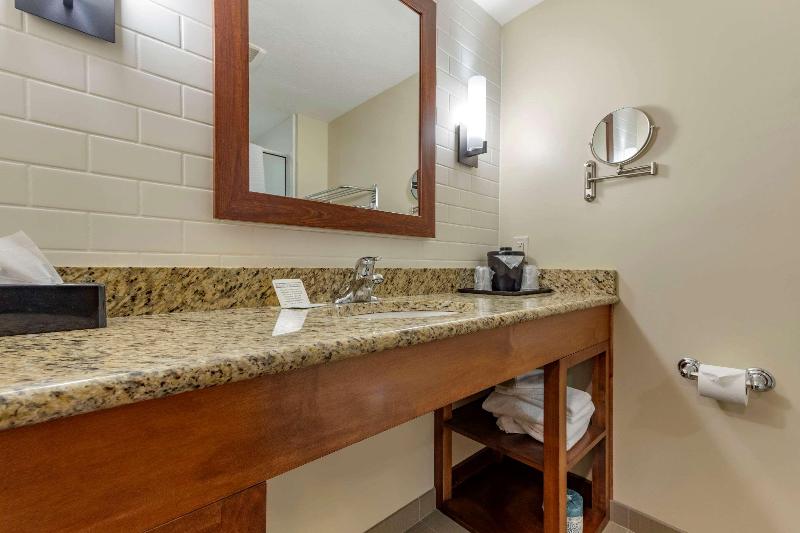 Quality Inn image