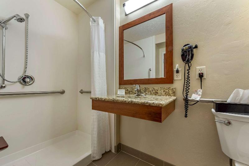 Quality Inn image