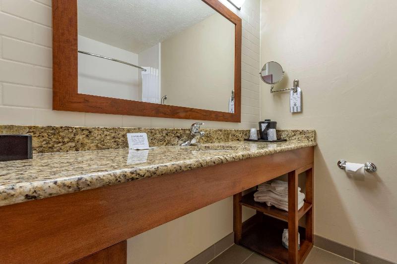 Quality Inn image