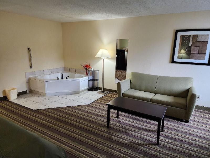 Quality Inn Wheelersbur image