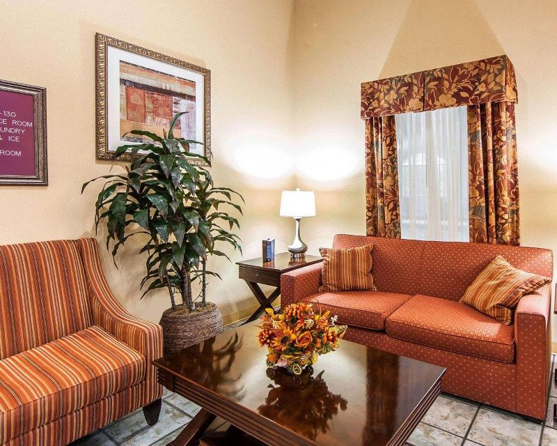 Quality Inn Wheelersbur image
