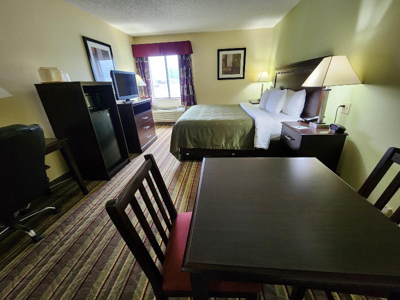 Quality Inn Wheelersbur image