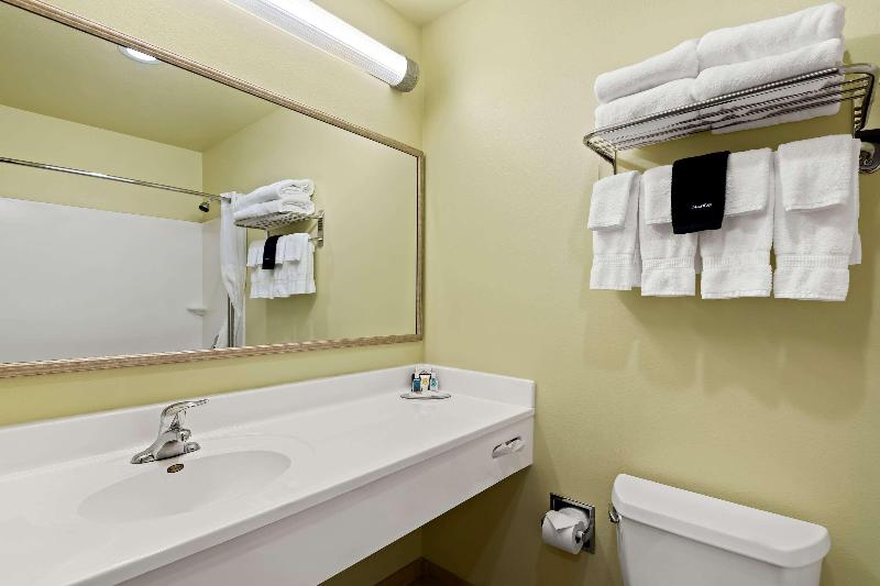 Comfort Inn & Suites Creswell image