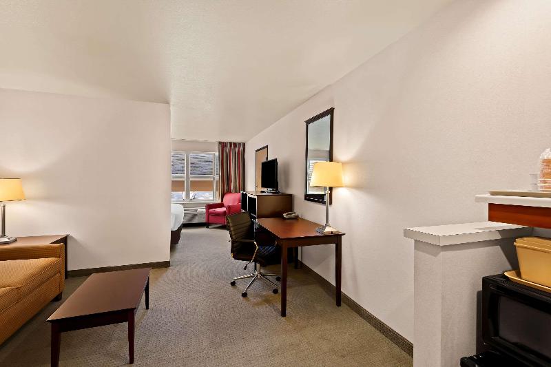 Comfort Inn & Suites Creswell image