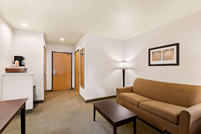 Comfort Inn & Suites Creswell image