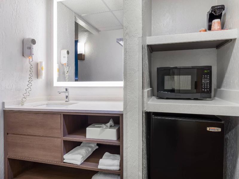 Comfort Inn Hazleton image