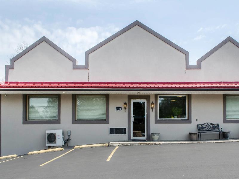 Econo Lodge Bellefonte I-99 image