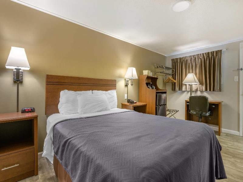 Econo Lodge Bellefonte I-99 image
