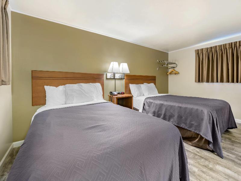 Econo Lodge Bellefonte I-99 image