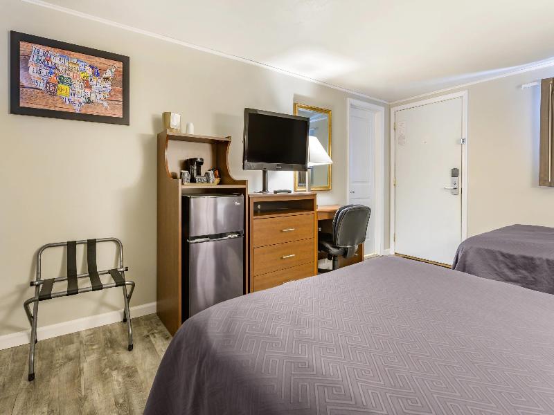 Econo Lodge Bellefonte I-99 image
