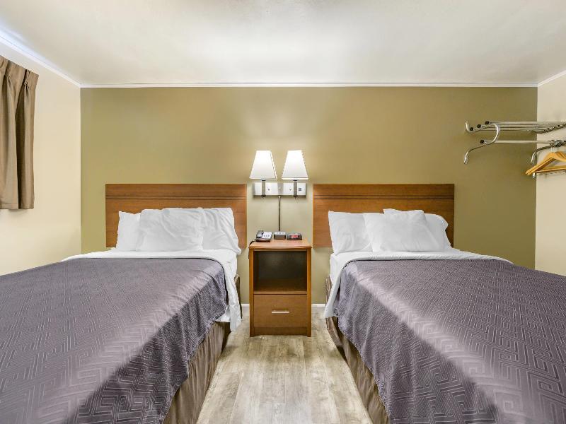 Econo Lodge Bellefonte I-99 image