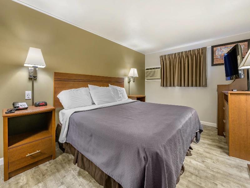 Econo Lodge Bellefonte I-99 image