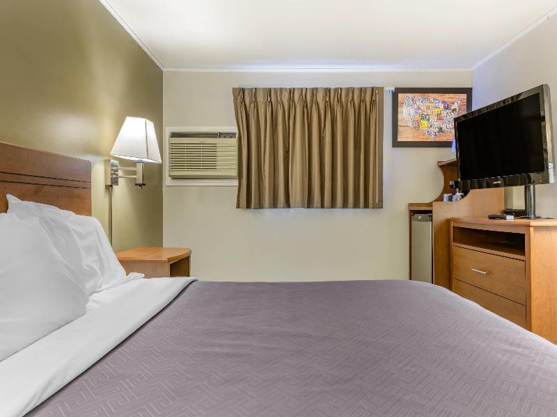 Econo Lodge Bellefonte I-99 image