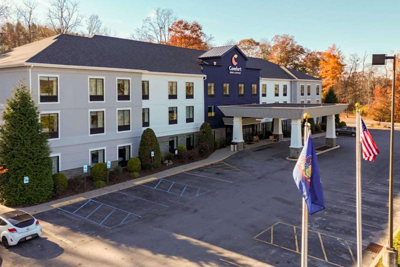 Comfort Inn & Suites Tunkhannock Area image