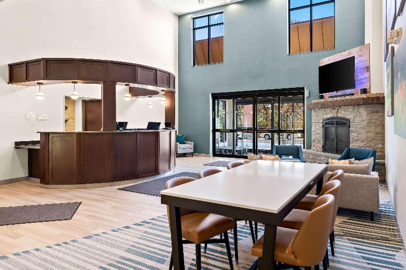 Comfort Inn & Suites Tunkhannock Area image