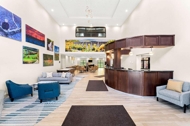 Comfort Inn & Suites Tunkhannock Area image