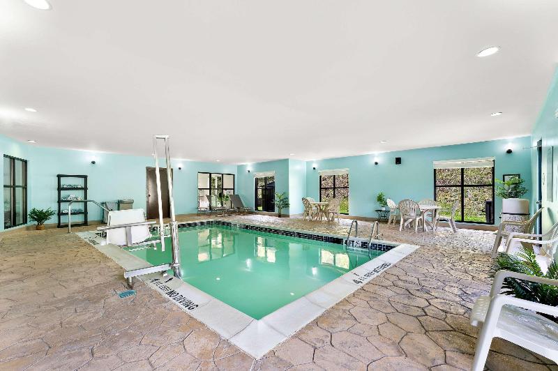 Comfort Inn & Suites Tunkhannock Area image