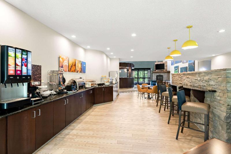 Comfort Inn & Suites Tunkhannock Area image