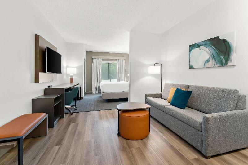 Comfort Inn & Suites Tunkhannock Area image