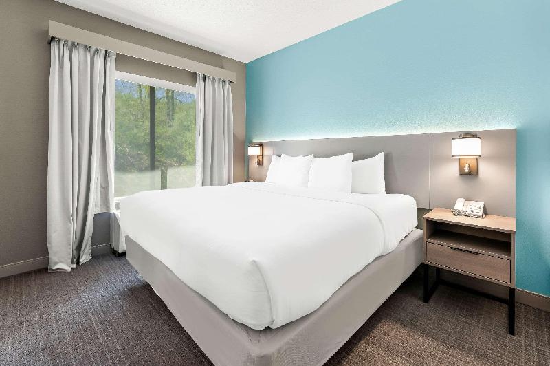 Comfort Inn & Suites Tunkhannock Area image