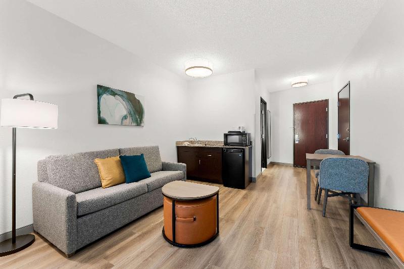 Comfort Inn & Suites Tunkhannock Area image