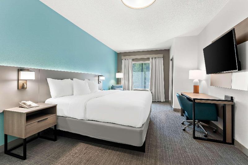 Comfort Inn & Suites Tunkhannock Area image