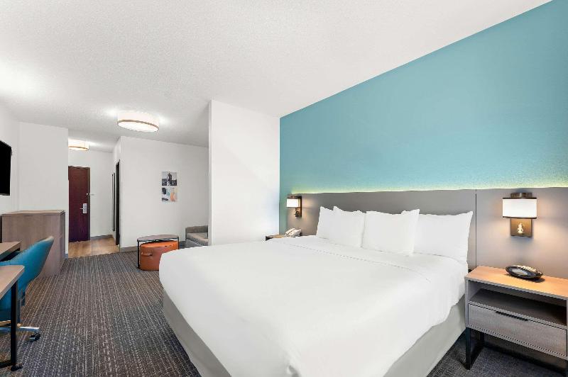 Comfort Inn & Suites Tunkhannock Area image
