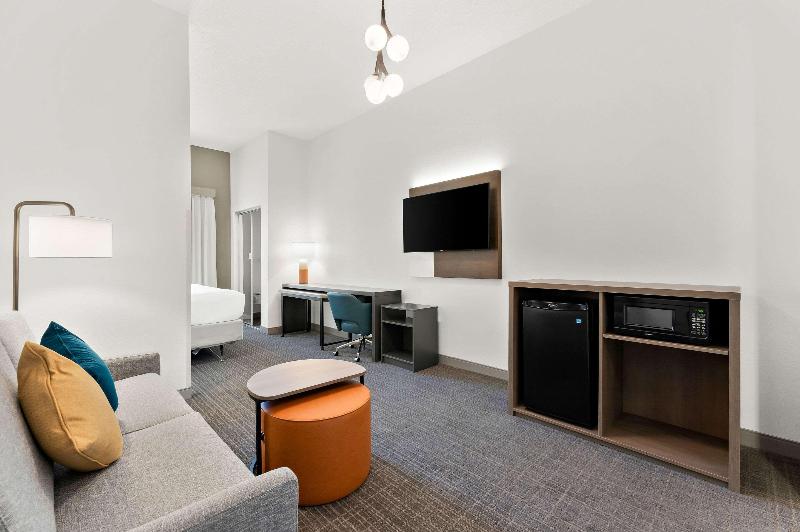Comfort Inn & Suites Tunkhannock Area image