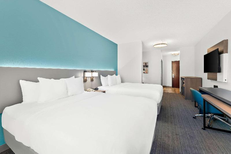 Comfort Inn & Suites Tunkhannock Area image