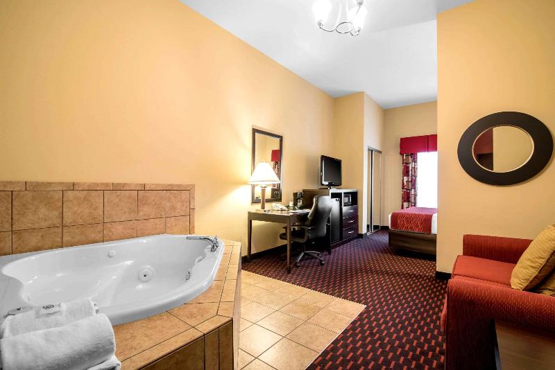 Comfort Inn & Suites Tunkhannock Area image