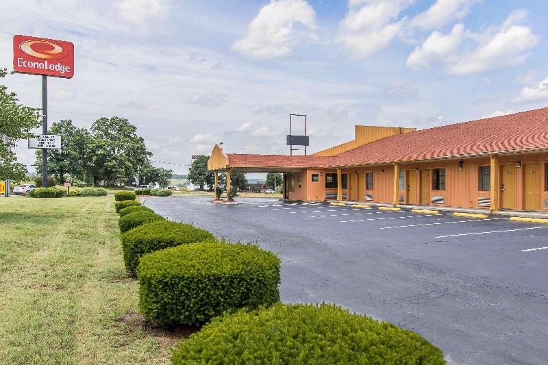 Econo Lodge Cornersville image